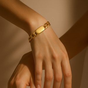 Bracelet Gourmette Doré avec Détail Rectangle – Acier Inoxydable