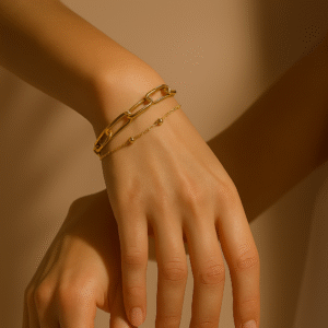 Bracelet chaîne double rang avec boules dorées – Acier Inoxydable